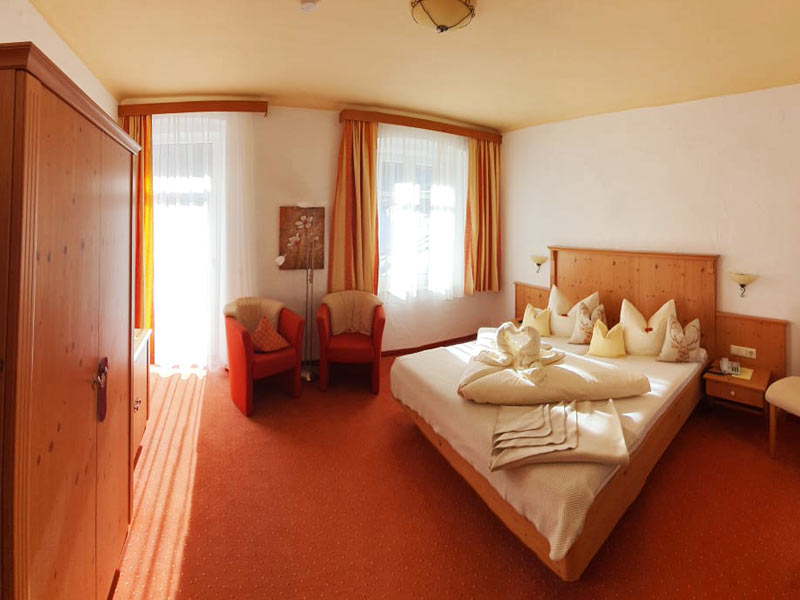 Doppelzimmer im Hotel Garni Drachenburg Mittenwald
